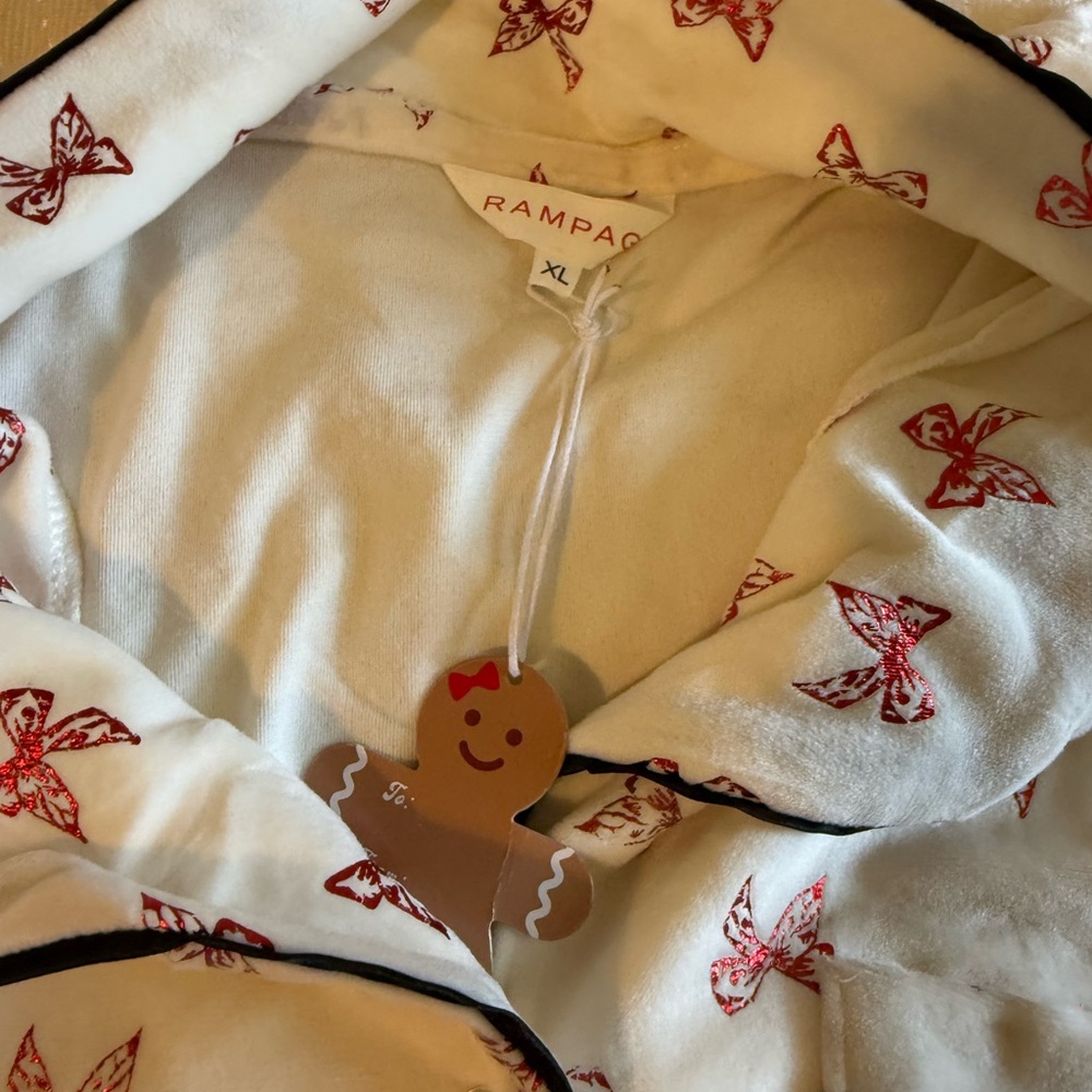 Rampage Cream and‎ Red foil bows Print pajamas - Picture 2 of 2